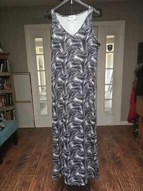 Salty Wave Palm-Print Maxi Dress